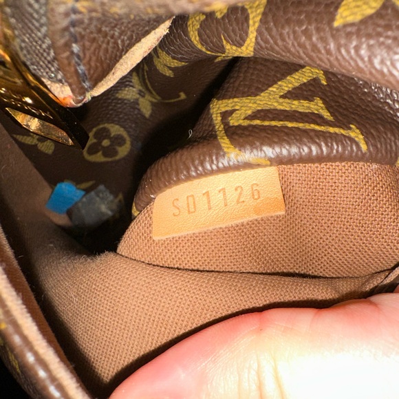 Louis Vuitton Totally MM tote - Picture 8 of 13